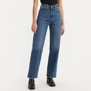 Levi’s Ribcage Straight Ankle Jeans